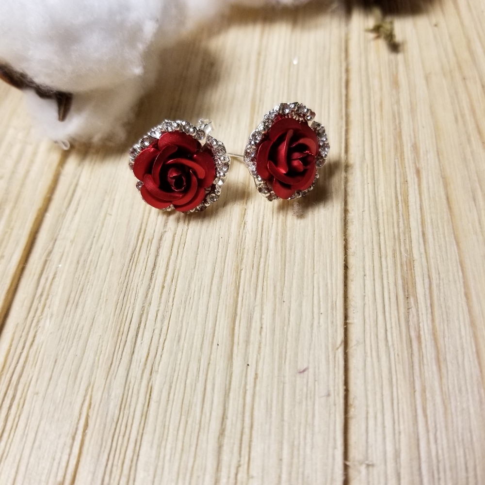 🌹🌹HOST PICK🌹🌹BREATHTAKING!!  Red Rose earrings in SILVER 🌹🌹 - Picture 8 of 16
